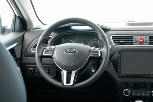 JAC ARENA AUTOMATICO INTERIOR 4